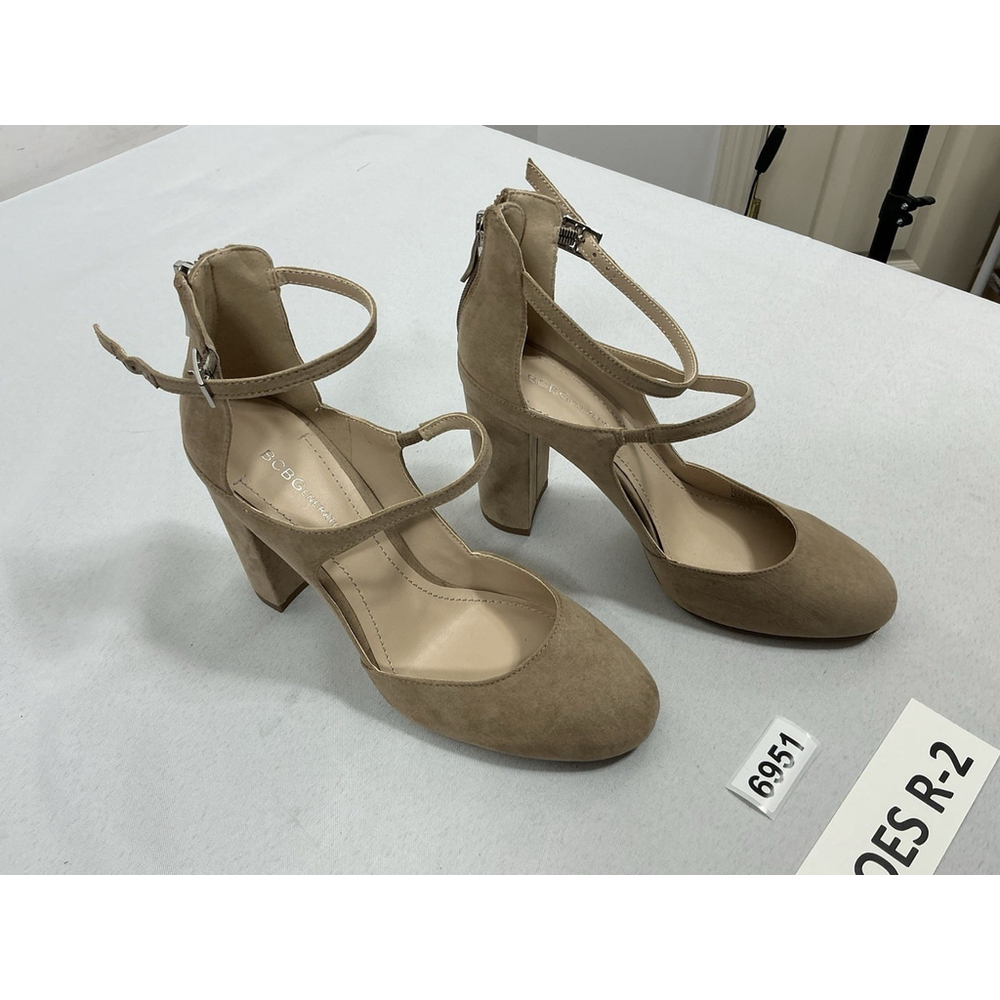 Womans Excellent Condition BCBG Strappy Pumps 8M Beige Stacked Heel Back Zip